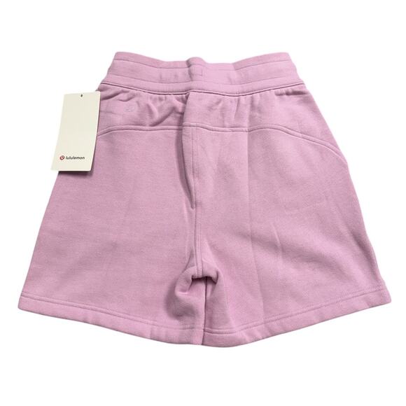 NWT Lululemon Scuba High-Rise Short 5” – Women’s Size 2 – VITP - Picture 2 of 4